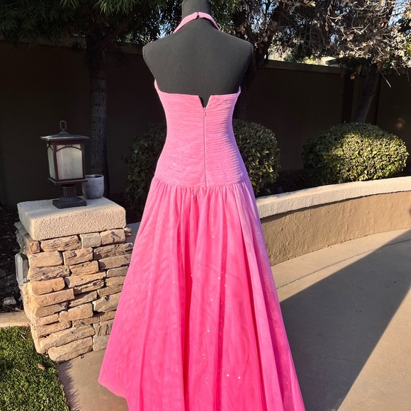 Le gala by Mon Cheri size 8. Pink princess prom - Picture 3 of 6